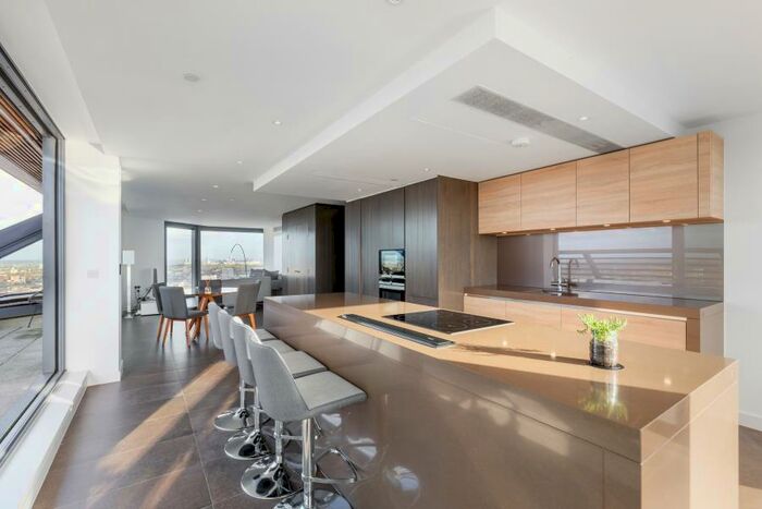 3 Bedroom Apartment To Rent In Chronicle Tower, B City Road, EC1V