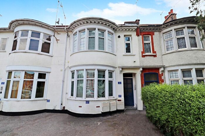 1 Bedroom Flat To Rent In Bournemouth Park Road, Southend-On-Sea, SS2