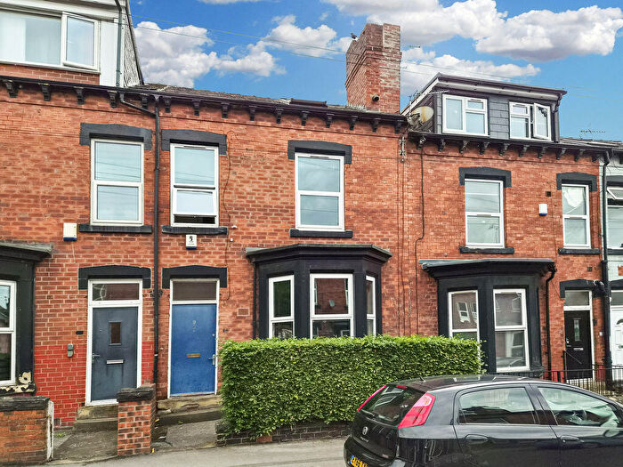 6 Bedroom Terraced House For Sale In Norwood Terrace, Leeds, LS6