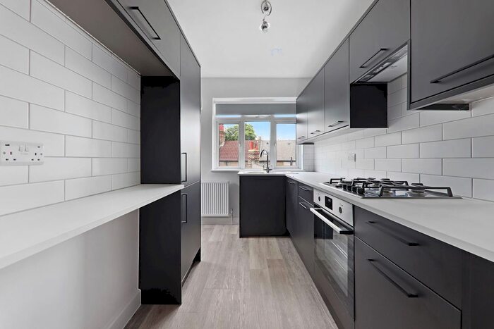 2 Bedroom Flat To Rent In Ladywell Road (), Lewisham, SE13