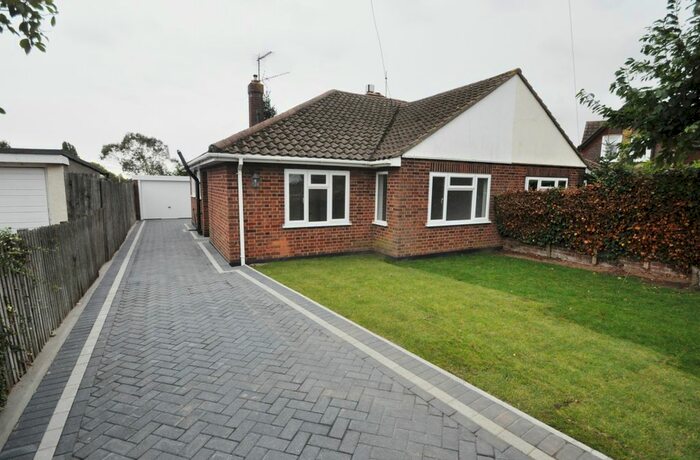 2 Bedroom Semi-Detached Bungalow To Rent In Park Chase, Benfleet, SS7