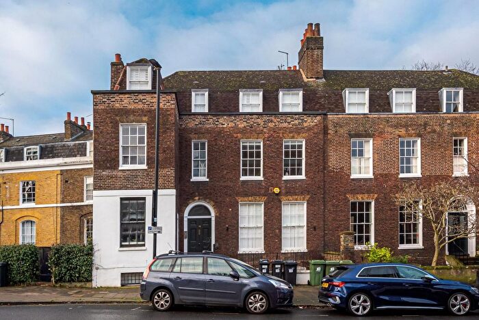 2 Bedroom Flat For Sale In Rectory Grove, London, SW4