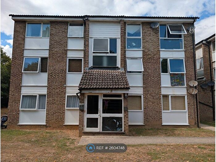 2 Bedroom Flat To Rent In Foxglove Way, Chelmsford, CM1