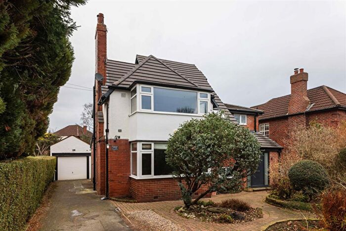 5 Bedroom Detached House For Sale In Belvedere Road, Alwoodley, LS17