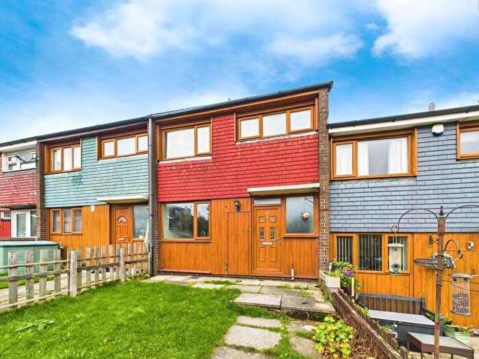 3 Bedroom Town House For Sale In West Royd, Wilsden, Bradford, BD15