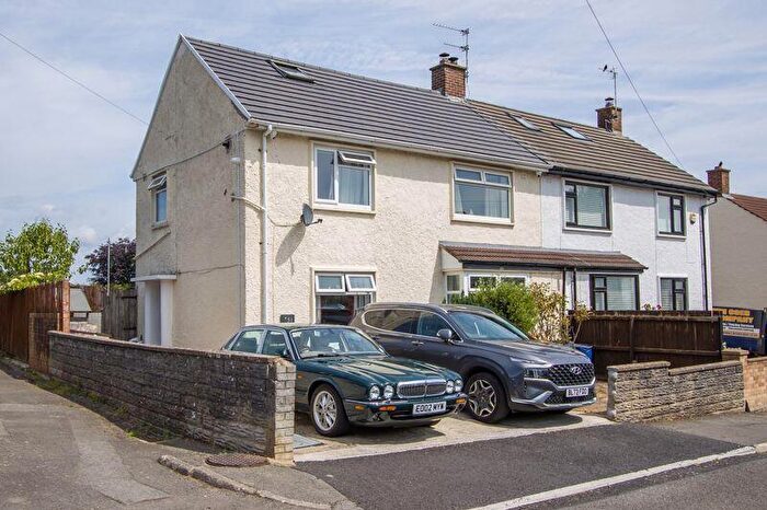 4 Bedroom Semi-Detached House For Sale In Lewis Road, Llandough, CF64