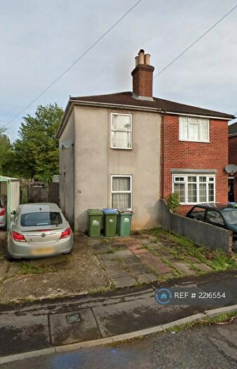 3 Bedroom Semi-Detached House To Rent In Kent Road, Southampton, SO17