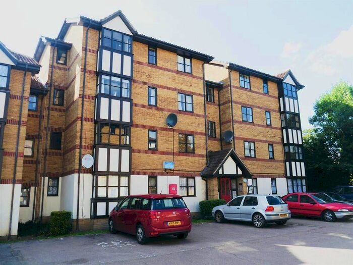 1 Bedroom Flat To Rent In Somerset Gardens, Creighton Road, London, N17