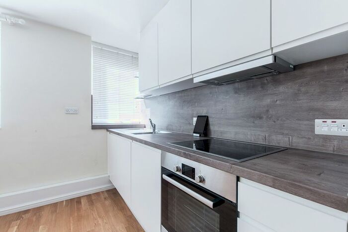 Studio To Rent In Denmark Road, London, SE5