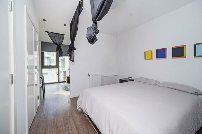 Studio To Rent In Macclesfield Road, Clerkenwell, London, EC1V