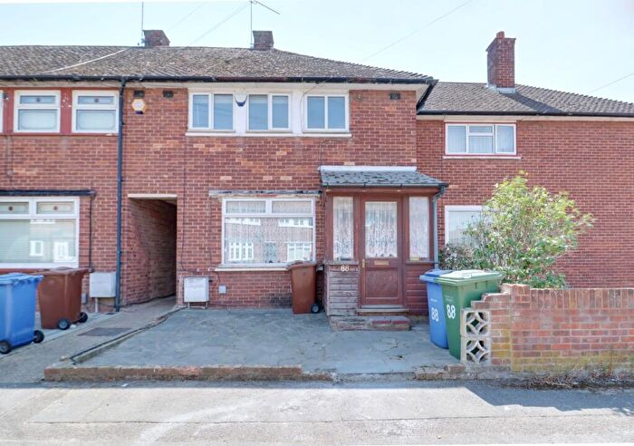 3 Bedroom Terraced House For Sale In Anton Road, South Ockendon, RM15
