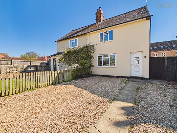 3 Bedroom Semi Detached House For Sale In Cloot Drove, Crowland, Peterborough, PE6