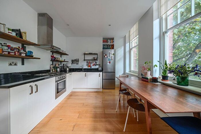 1 Bedroom Flat For Sale In Goswell Road, Clerkenwell, London, EC1V