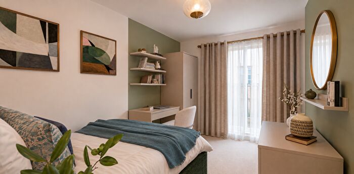 6 Bedroom Semi-Detached House To Rent In Somers Close, Winchester, SO22