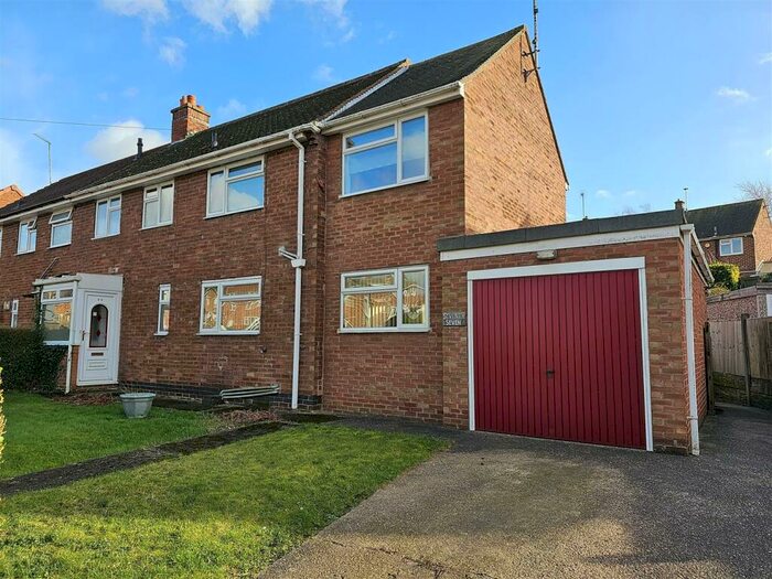 4 Bedroom Semi-Detached House To Rent In Valley Road, Bilsthorpe, Newark, NG22