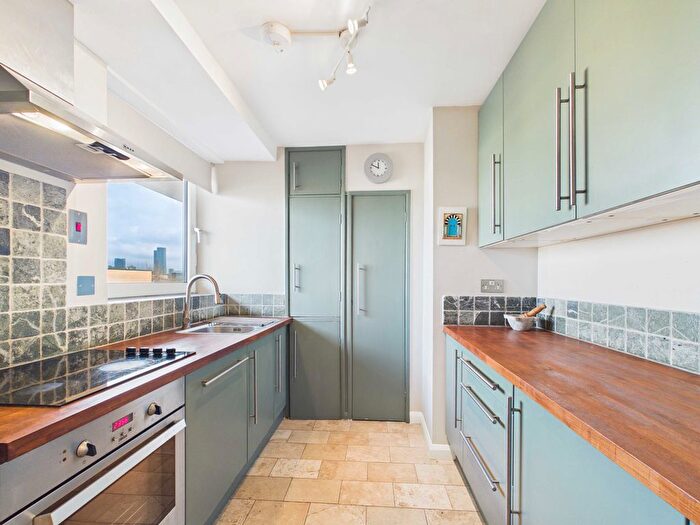 1 Bedroom Flat For Sale In Strathnairn Street, Bermondsey, SE1