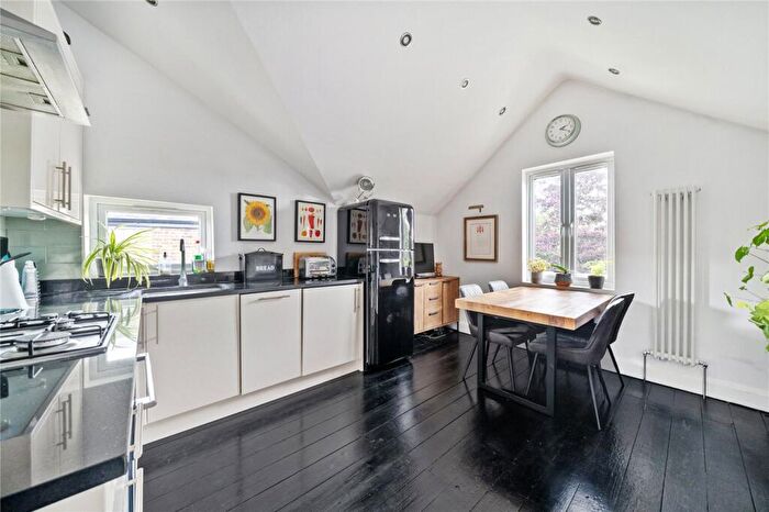 1 Bedroom Apartment For Sale In Thornlaw Road, West Norwood, London, SE27