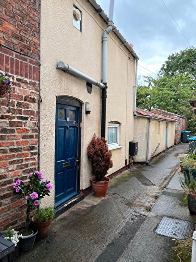 2 Bedroom End Of Terrace House For Sale In Wide Yard, Brompton, DL6