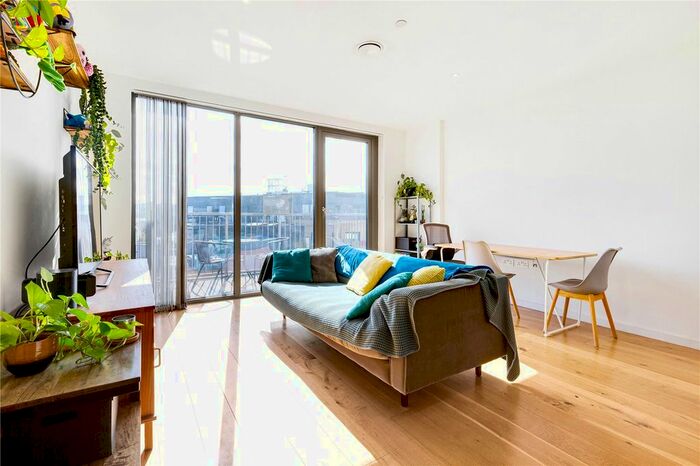 1 Bedroom Flat To Rent In Camberwell Passage, London, SE5