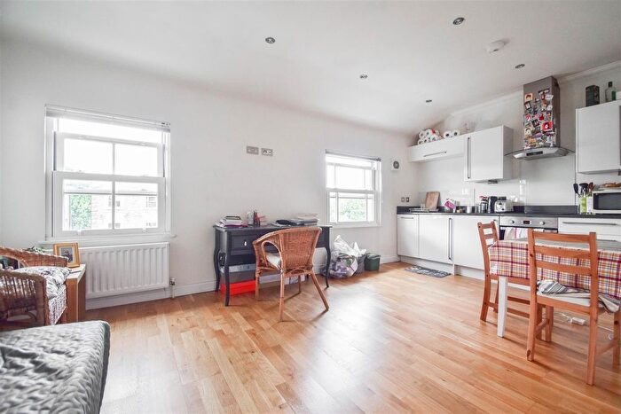 1 Bedroom Flat To Rent In Cantelowes Road, London, NW1