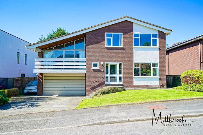 4 Bedroom Detached House For Sale In Woodstock Drive, Worsley, M28