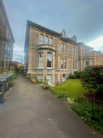 4 Bedroom Flat To Rent In Ref Apsley Road First Floor, BS8