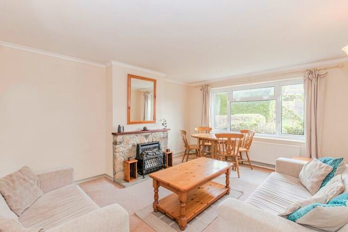 2 Bedroom Apartment To Rent In Farm Close Road, Wheatley, OX33