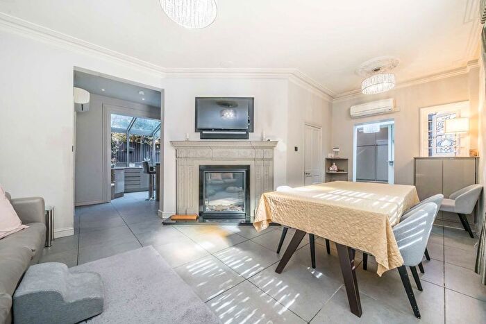 5 Bedroom Detached House To Rent In Queen Annes Grove, Chiswick, W4