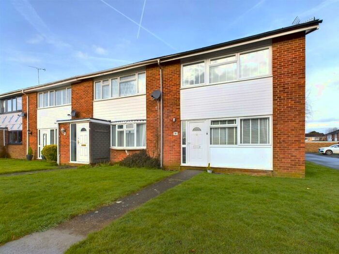 3 Bedroom End Of Terrace House To Rent In Wellfield, Hazlemere, High Wycombe, HP15