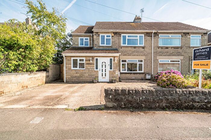 4 Bedroom Semi Detached House For Sale In Collett Avenue, Rodbourne Cheney, Swindon, SN2