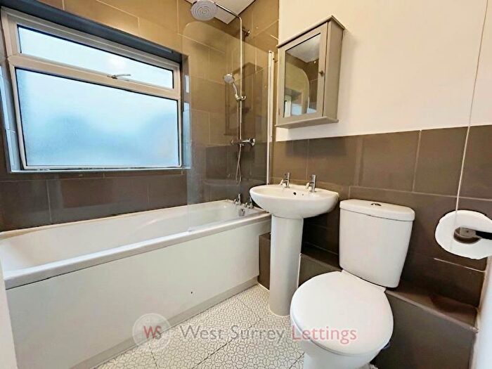 2 Bedroom Flat To Rent In Brantwood Gardens, West Byfleet, KT14