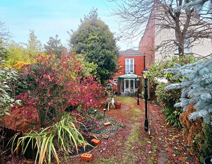 3 Bedroom Terraced House For Sale In Harlestone Road, St James, NN5