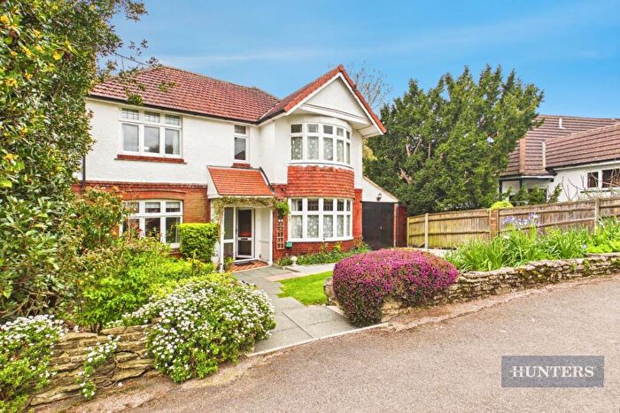 4 Bedroom Detached House For Sale In Highfield Crescent, Southampton, SO17