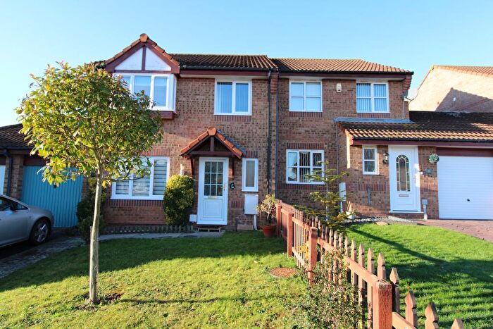 4 Bedroom Semi Detached House To Rent In Potterton Close, Bridgwater, TA6