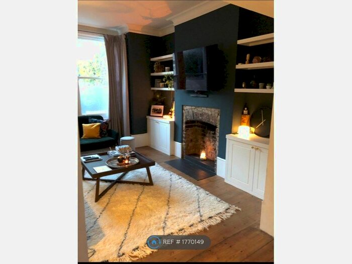 2 Bedroom Flat To Rent In Lambton Road, London, N19