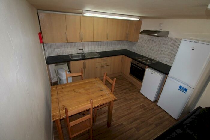 5 Bedroom Apartment To Rent In Lysander, Lysander Court, Cowley Road, Oxford, OX4