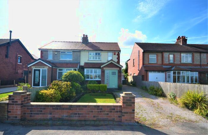 2 Bedroom Semi-Detached House For Sale In Course Lane, Newburgh, WN8