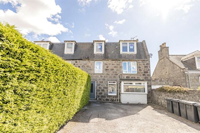 2 Bedroom Flat To Rent In Victoria Street, Dyce, Aberdeen, AB21