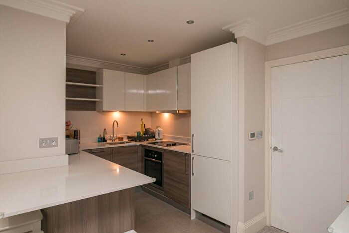 2 Bedroom Flat To Rent In Farnham Common, SL2