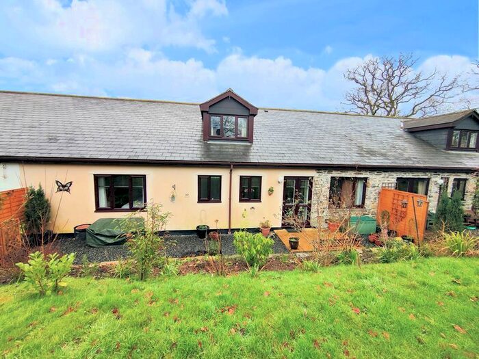 2 Bedroom Property For Sale In Lamerton, Tavistock PL19