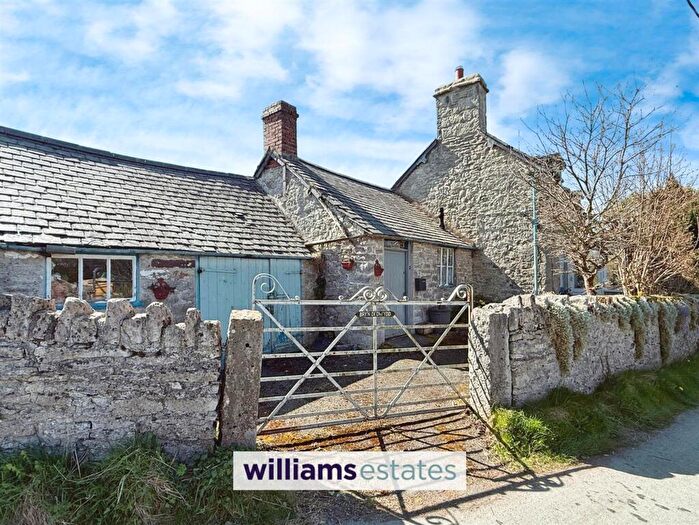 2 Bedroom Detached House For Sale In Rhyd-Y-Meudwy, Ruthin, LL15