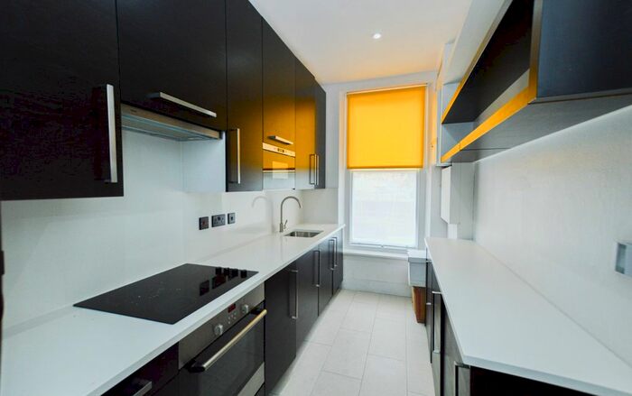 1 Bedroom Flat To Rent In Beulah Hill, London, SE19