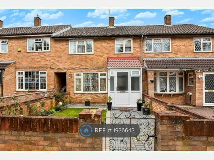 3 Bedroom Terraced House To Rent In Marescroft Road, Slough, SL2