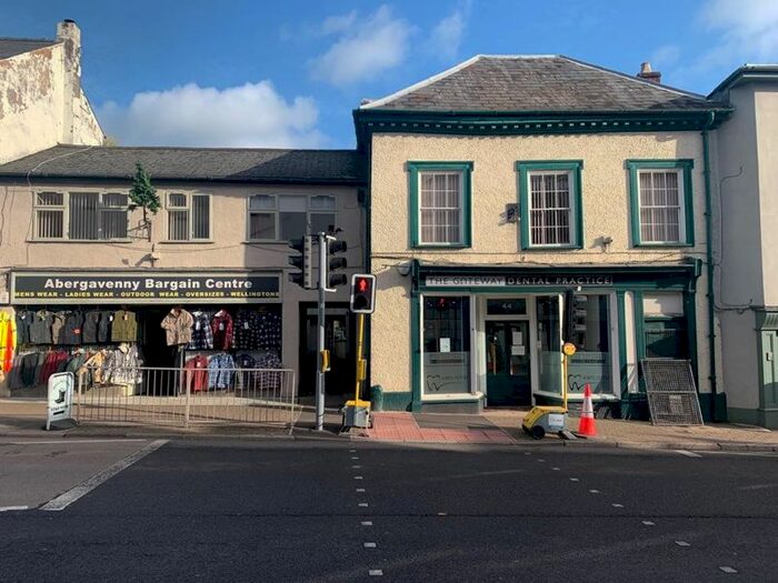 3 Bedroom Flat To Rent In Cross Street, Abergavenny NP7