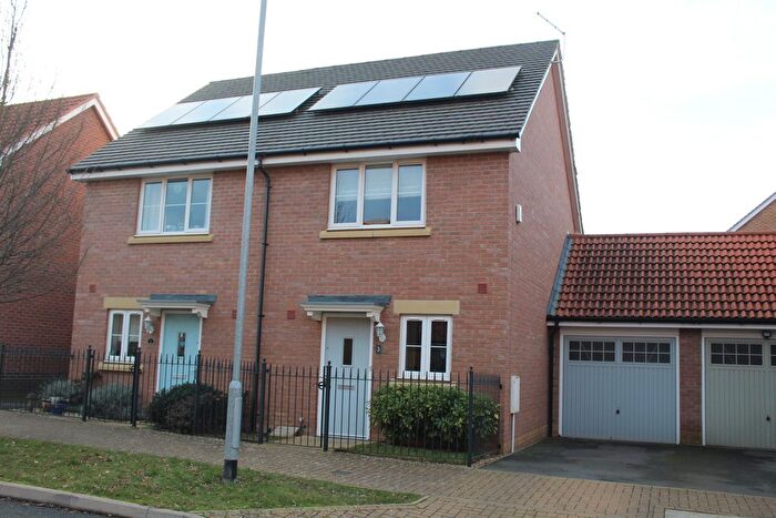 2 Bedroom Semi-Detached House To Rent In Buckfast Close, Monksmoor, NN11