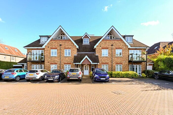 2 Bedroom Flat For Sale In Shoppenhangers Road, Maidenhead, SL6