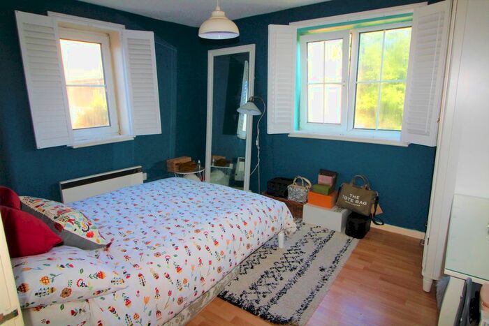 2 Bedroom Flat To Rent In Cory Place, Cardiff, CF11