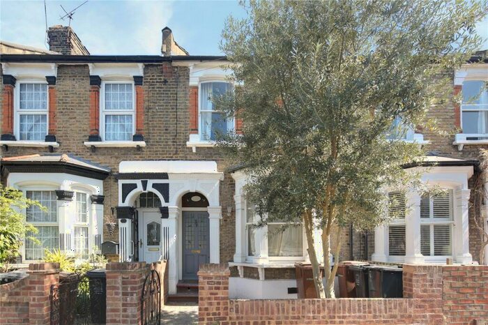 1 Bedroom Flat To Rent In Roding Road, London, E5