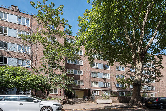 2 Bedroom Flat For Sale In Approach Road, Bethnal Green, London, E2