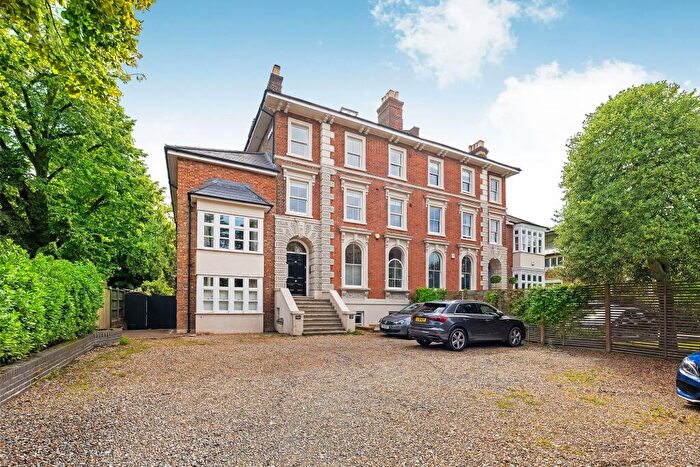 2 Bedroom Flat For Sale In Southend Road, Beckenham, BR3